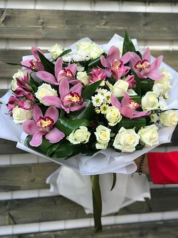 Букет цветов из: Розы и Хризантемы в Квашенки