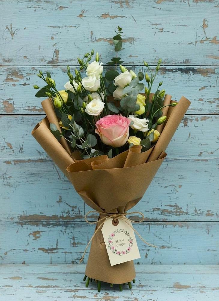 Букет цветов из: Розы и Лизиантусы в Квашенки