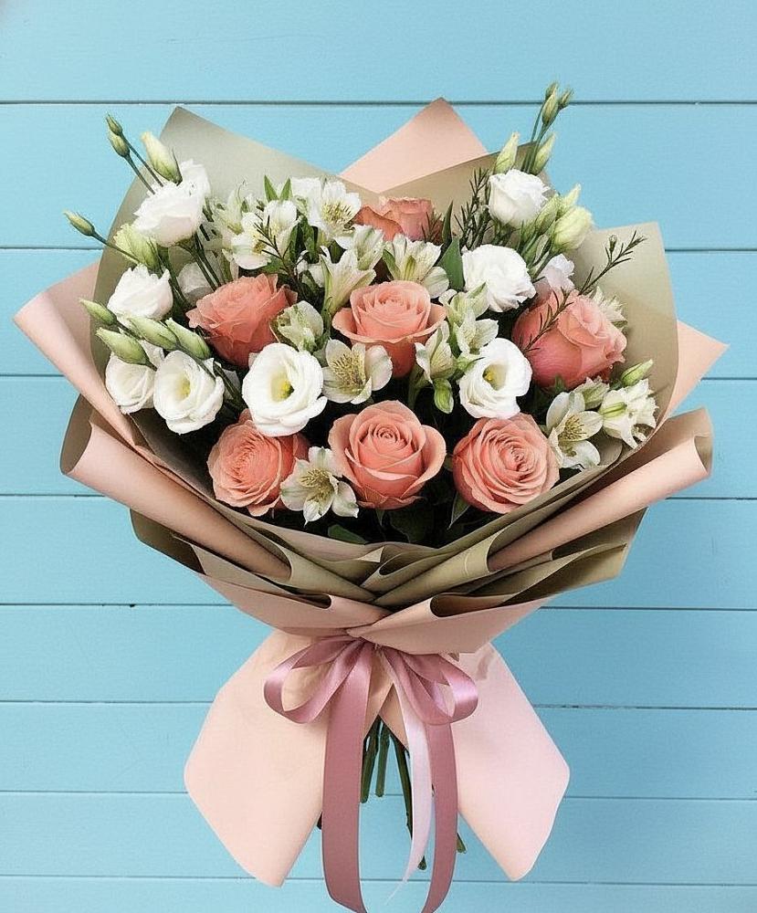 Букет цветов из: Розы, Альстромерии и Лизиантусы в Квашенки