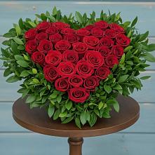 Цветочная композиция из Розы в виде сердца в Квашенки