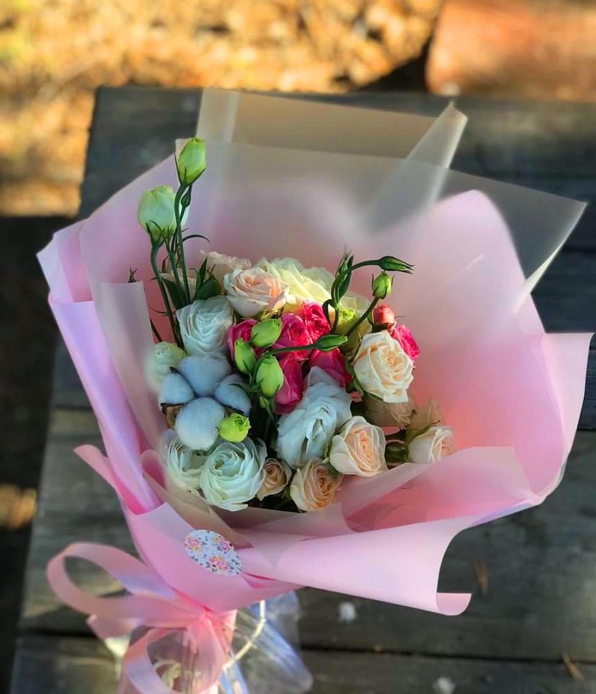 Букет цветов из: Розы и Лизиантусы в Квашенки