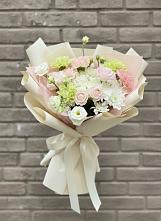 Букет цветов из:  Гвоздики, Розы, Лизиантусы и Хризантемы #REPLACE_PRED# Квашенки