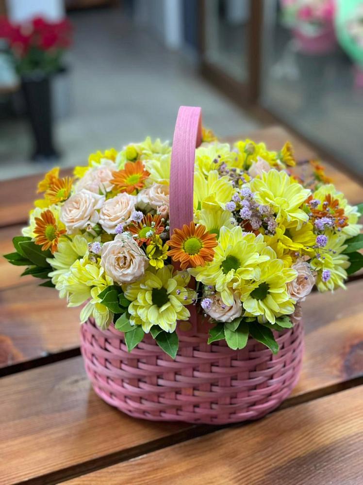 Цветочная композиция из Хризантемы и Розы в корзине в Квашенки