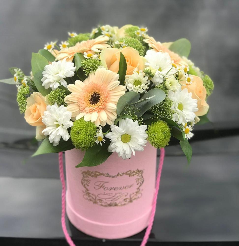 Цветочная композиция из Розы, Герберы и Хризантемы в шляпной коробке в Квашенки