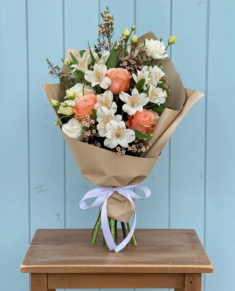 Букет цветов из: Альстромерии, Лизиантусы, Розы и Хризантемы в Квашенки